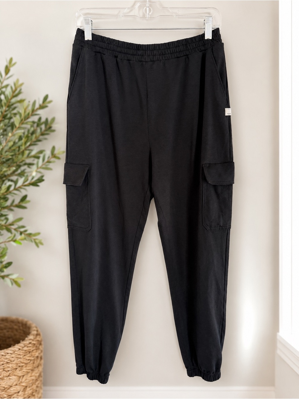 Vuori Boyfriend Cargo Joggers – Medium – Heather Black